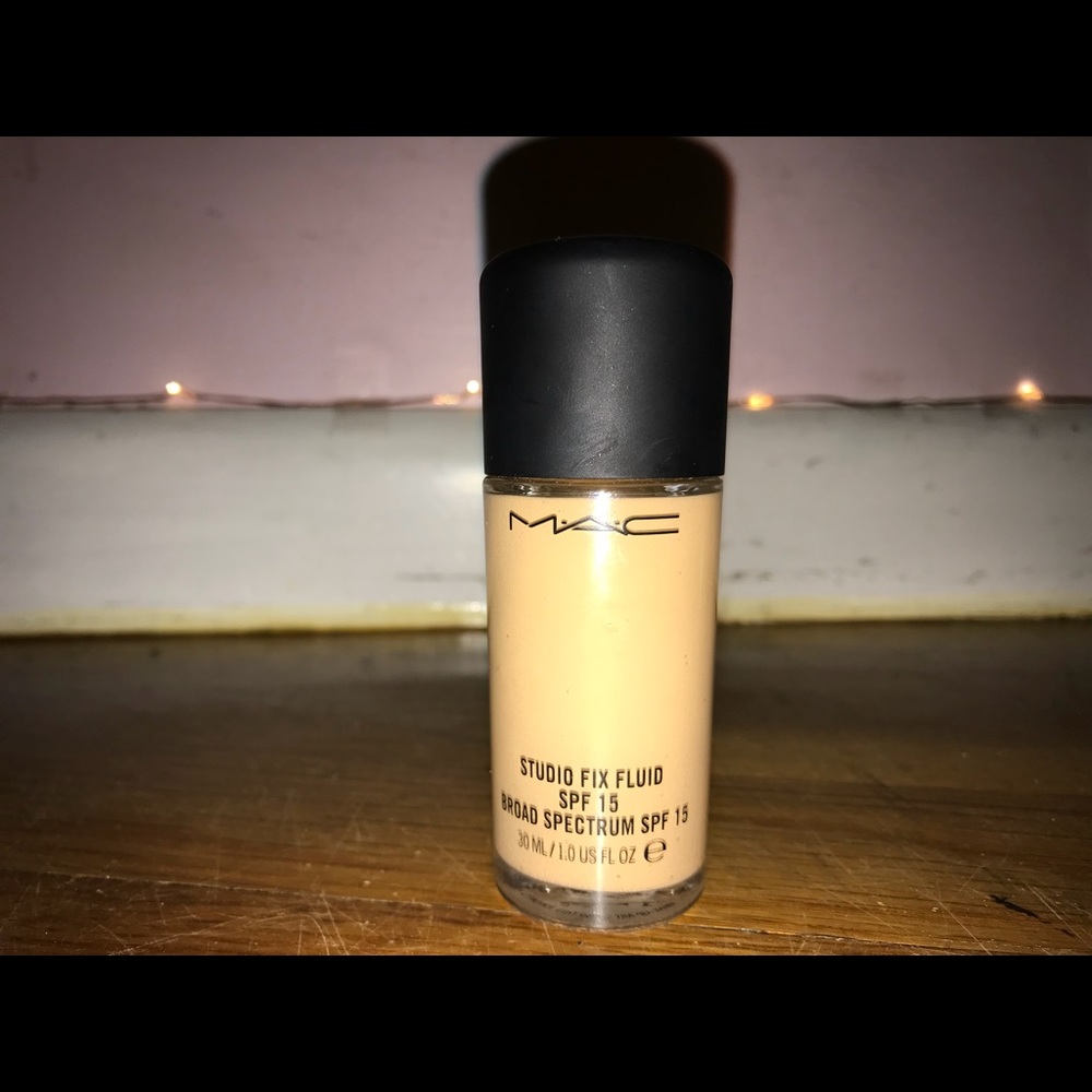 MAC Studio Fix Fluid SPF 15 Foundation
